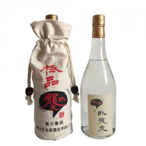 臥龍泉極品臥龍泉酒
