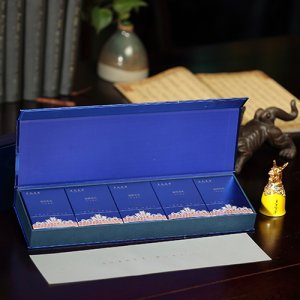 真龍?zhí)熳又x師有禮(白毫銀針)