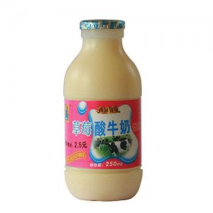 南國乳業(yè)草莓酸牛奶飲品