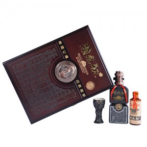 賴(lài)永初典藏50醬香型白酒