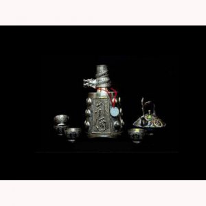 董酒銀壺+斟酒壺+4小銀杯精裝