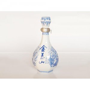 金泰山（52° 600ml）.