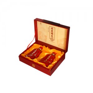 五岳獨(dú)尊禮盒（52° 500ml 2瓶裝）