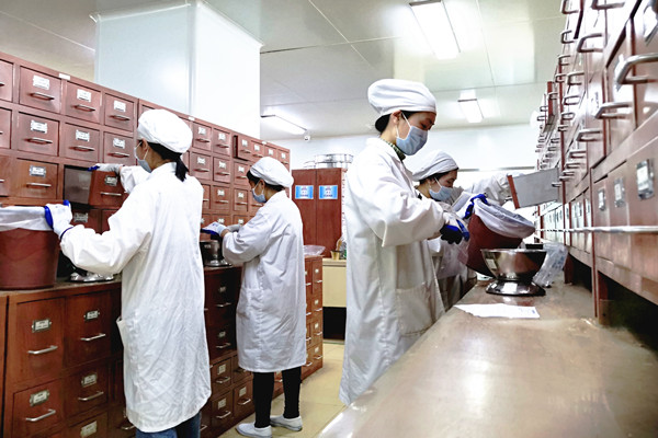 康美智慧藥房聯(lián)合昆明市中醫(yī)醫(yī)院助力昆明市抗擊新冠肺炎疫情