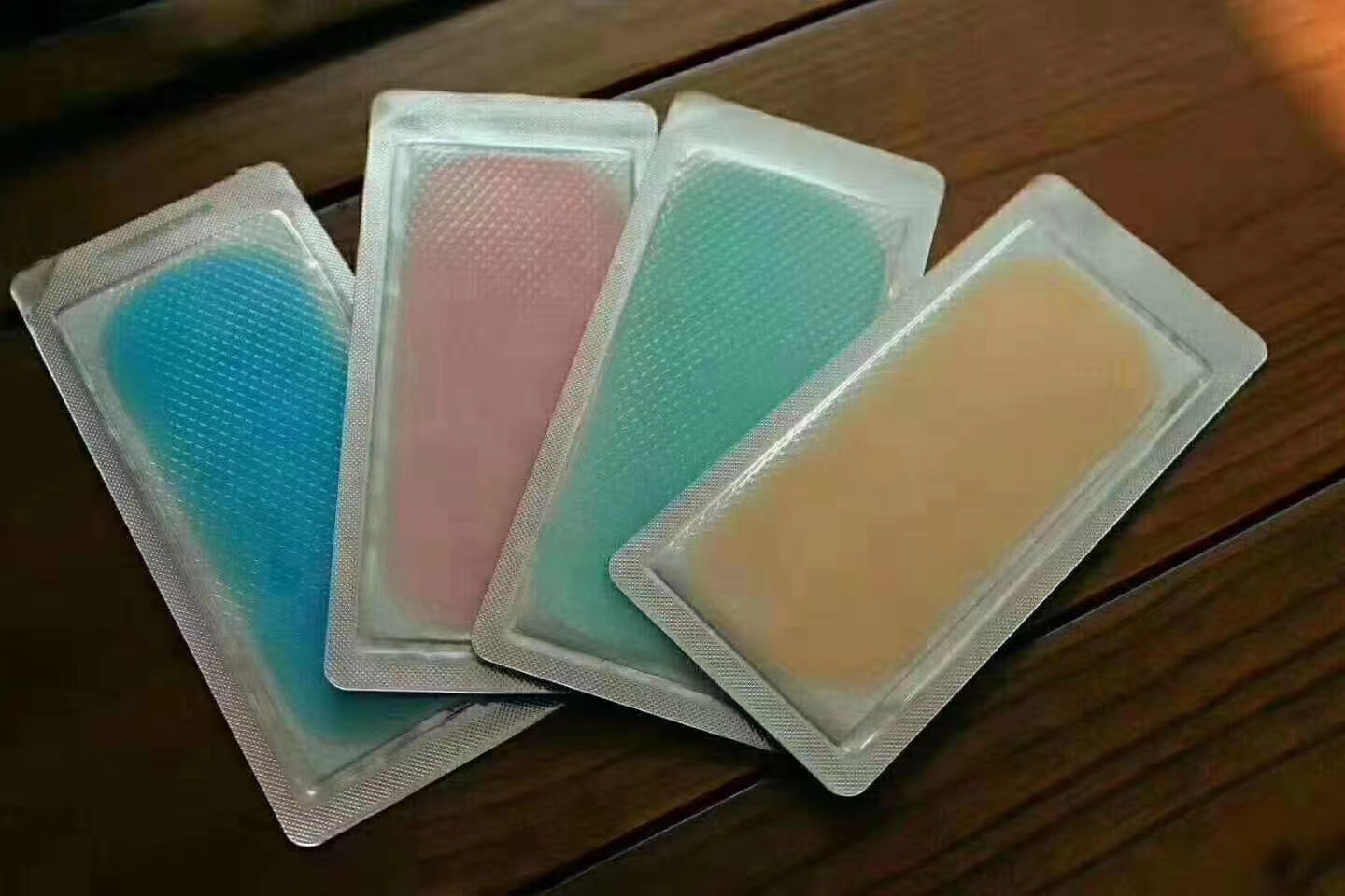 小兒退熱貼 實(shí)物.jpg