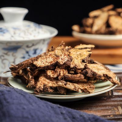 2020年新貨無熏硫蒼術(shù) 炒蒼術(shù)片 蒼術(shù) 代打粉 量大從優(yōu)代加工貼牌OEM/ODM