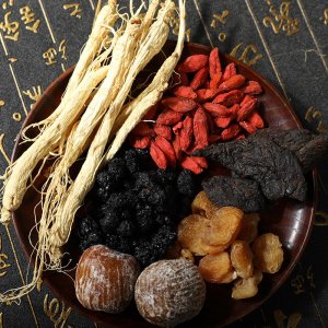 熊舅舅湯料包人參黃精男士養(yǎng)生湯料包滋補(bǔ)膳食煲湯干貨湯料包批發(fā)